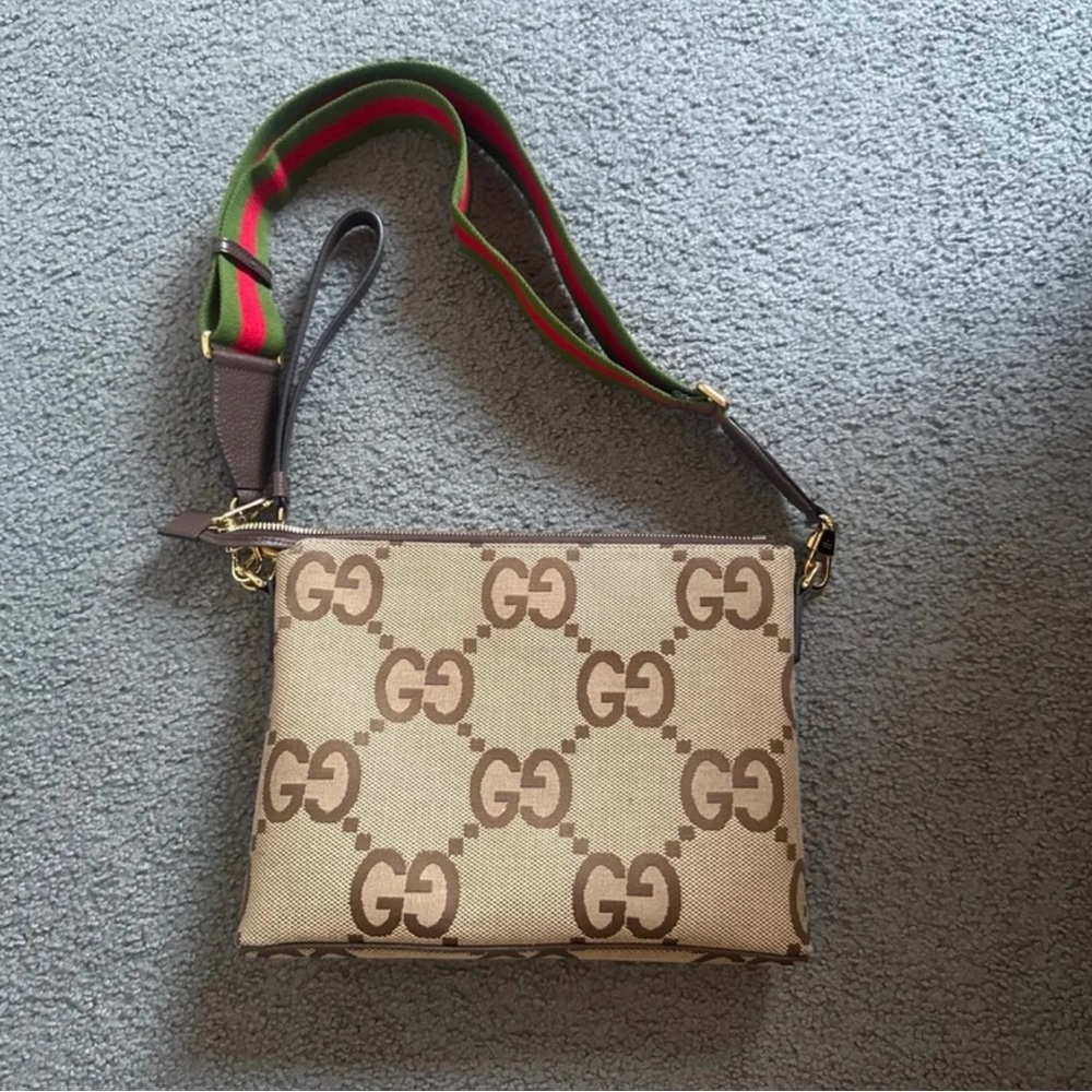 GUCCI-MEDIUM JUMBO GG MESSENGER BAG